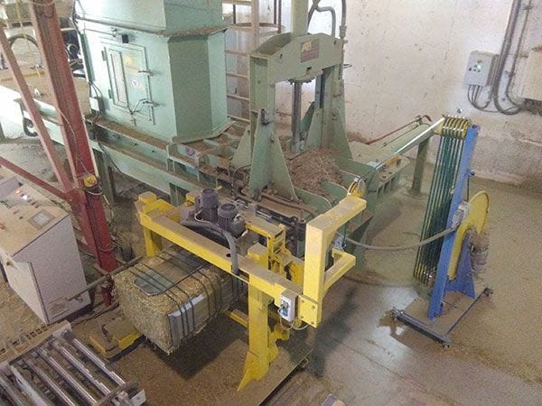 INSTALACIONES FLEJADO AUTOMÁTICO FLAJADO VERTICAL DE CABEZAL ARRIBA SORSA FI-080