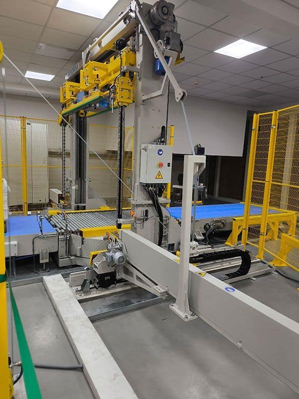 INSTALACIONES FLEJADO AUTOMÁTICO FLAJADO VERTICAL DE CABEZAL ARRIBA SORSA PI-800-LD