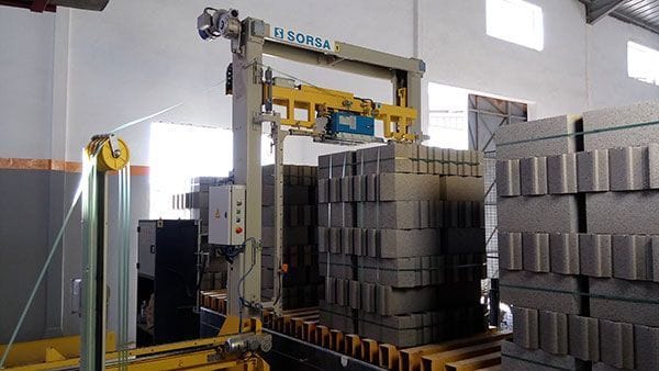 INSTALACIONES FLEJADO AUTOMÁTICO FLAJADO VERTICAL DE CABEZAL ARRIBA SORSA PI-800-LD