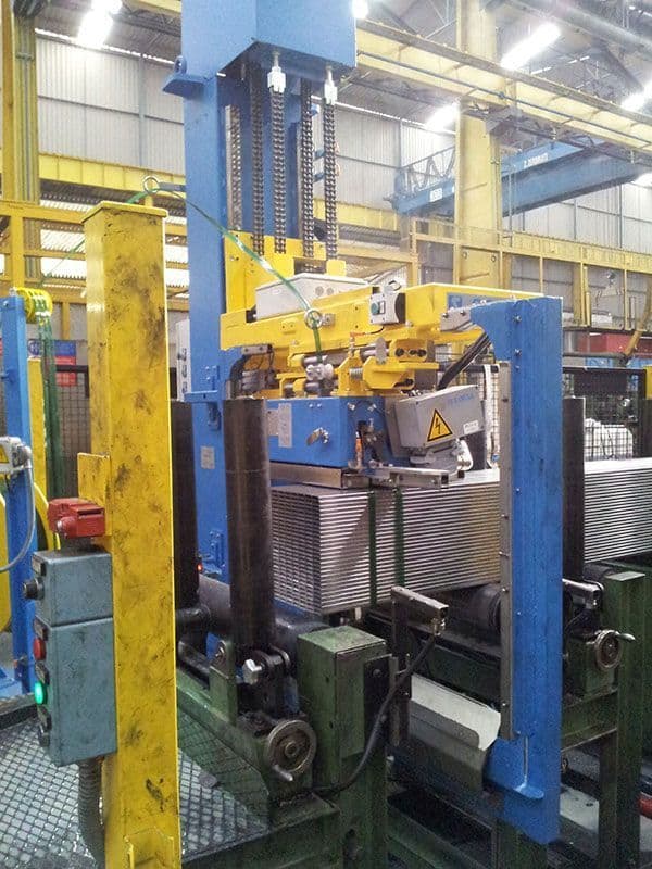 INSTALACIONES FLEJADO AUTOMÁTICO FLAJADO VERTICAL DE CABEZAL ARRIBA SORSA PIE-800